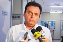 Carlos Eduardo tem prazo para explicar saque e atos ilegais