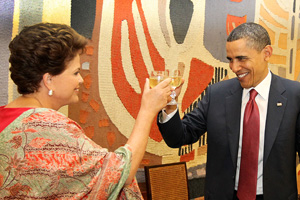 dilmobama300x200 Dilma Rousseff embarca para os Estados Unidos neste domingo