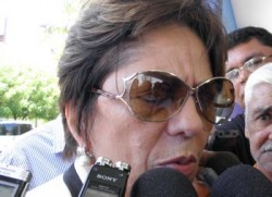 rosalba seca Rosalba quer definir teto para salários dos servidores
