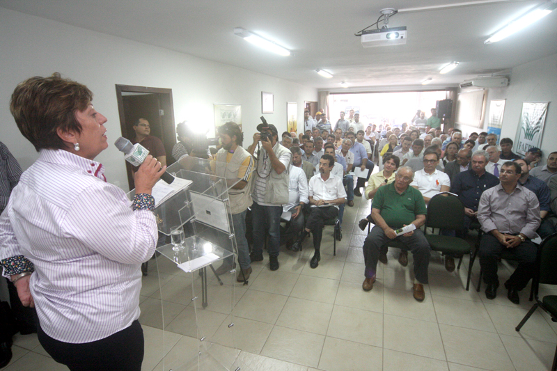 rosalba leite hoje um Rosalba anuncia aumento no preço do litro do leite e pagamento em dia