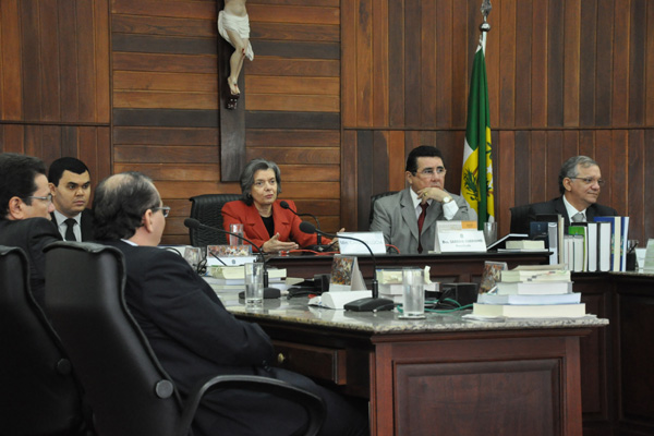 98845 Cármen Lúcia quer rigor na aplicação da 'Ficha Limpa'