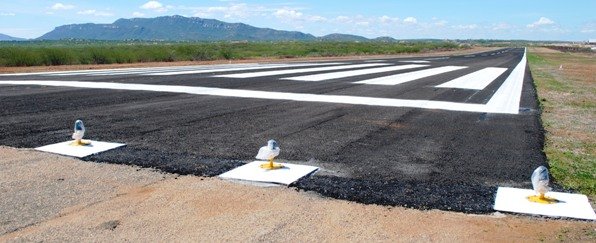pista aeroporto Pista e iluminação do aeródromo de Caicó estão concluÃdas