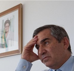 Gilberto Carvalho Ministro diz que ser governo gera âtensão e angústiaâ