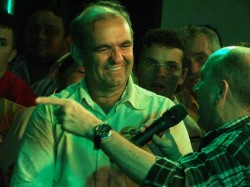 ComÃ­cio do AbraÃ§o confirma popularidade de ElÃ­dio Queiroz