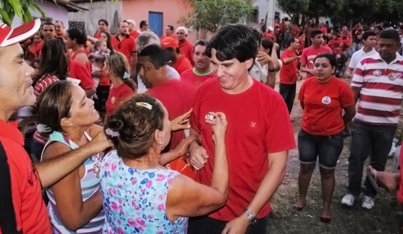 Vertentes3 George caminha pelo bairro Vertentes e enaltece plano de governo para Assu