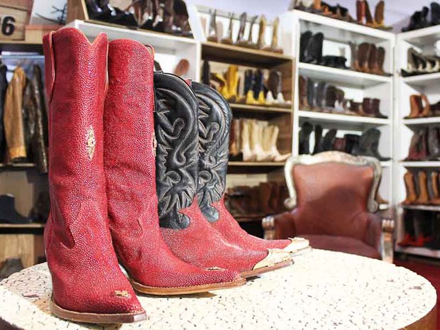 bota2 Botas exóticas têm diamantes e custam até R$ 55 mil em Barretos
