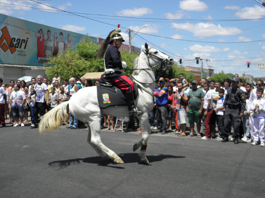 PolÃ­cia Militar encerra desfile cÃ­vico em CaicÃ³; escolas lembraram Luiz Gonzaga