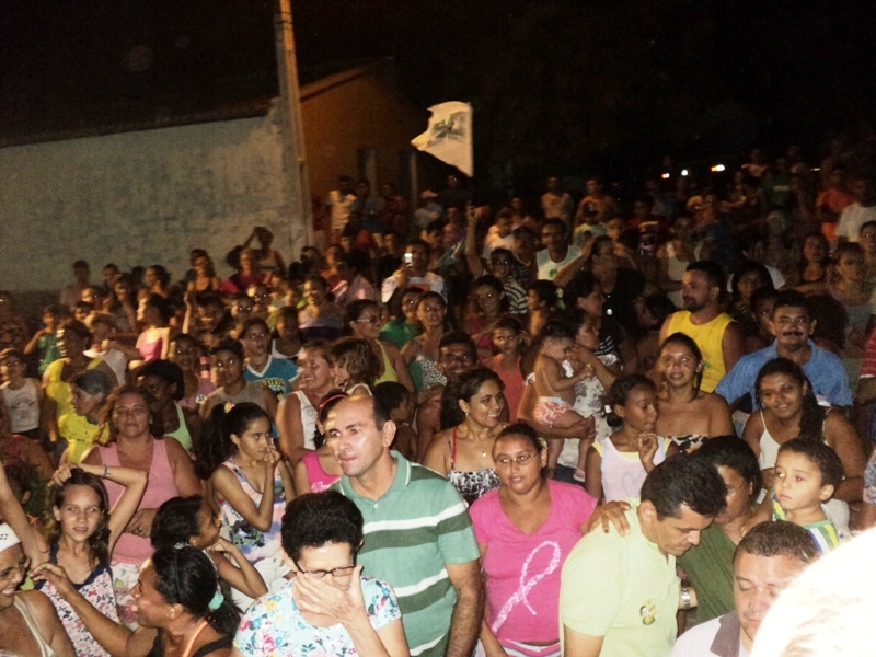 Nova imagem Roberto Germano arrasta centenas de pessoas na prévia do que será a Passeata da Saudade