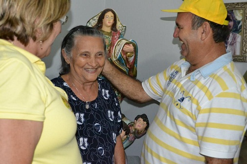 eilido idosa Jardim de ElÃdio diz que terceira idade será respeitada em seu governo