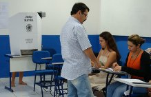 Presidente da assembleia Ricardo Motta vota em Natal‏