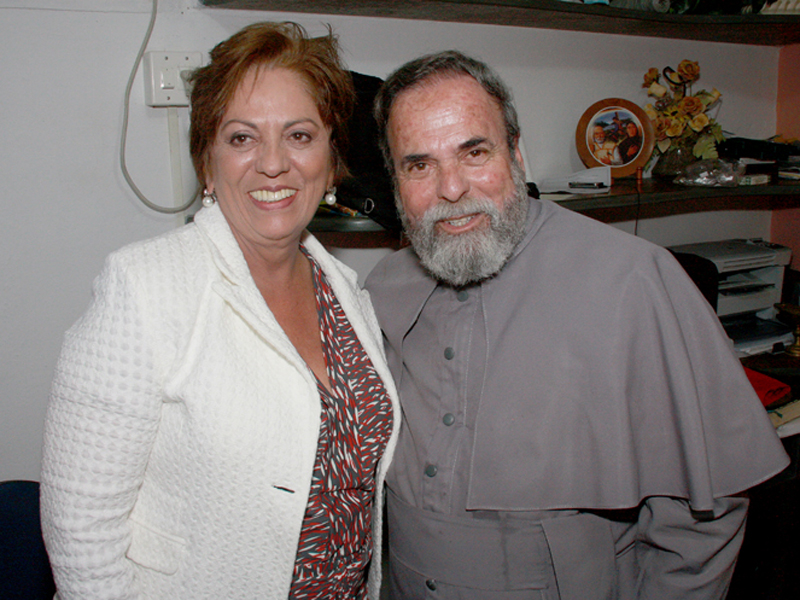 rosalba anto Rosalba prestigia celebração pelos Mártires de Uruaçuâ