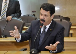 Nova imagem Ricardo Motta solicita benefÃcios para municÃpio de Monte das Gameleiras