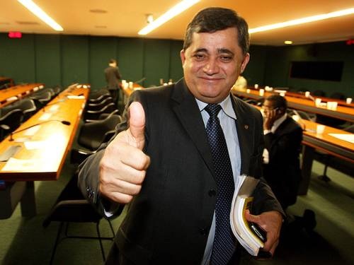 jose guimaraes Deputado conhecido no caso dos dólares na cueca será lÃder do PT