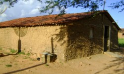 Roberto Germano renovarÃ¡ convÃªnio com Funasa para erradicar âcasas de taipaâ em CaicÃ³