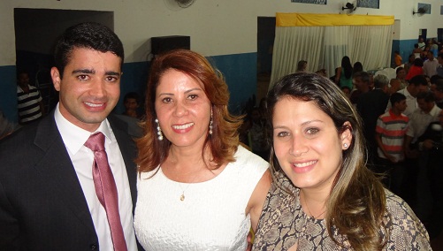 gesane Gesane Marinho participa das posses do irmão-vereador e da mãe-prefeita