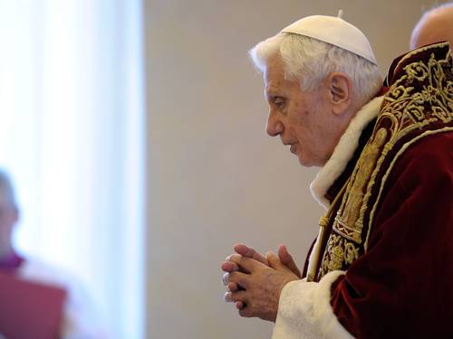 2013-588779881-Vatican-Pope-Resigns_20130212