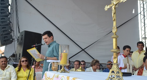 Walter Alves durante a Liturgia da Palavra em honra a São José