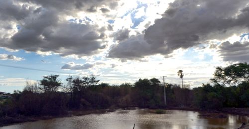 chuva oeste