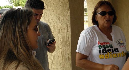 Franciele (esq) acompanhou Fátima na visita à Rádio Rural AM