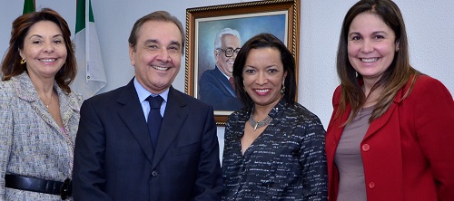 Foto (da esquerda para direita): Anita Catalão Maia, senador Agripino, Marlene Oliveira (Instituto Lado a Lado pela Vida) e Ines Carvalho (Instituto EcoD).