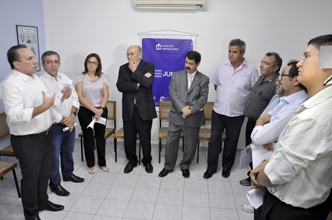 al comercio