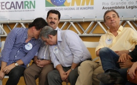 ricardo mota cheirando o suvaco