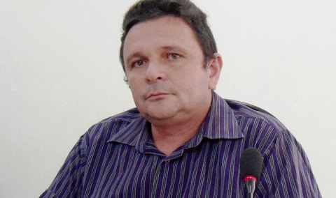 Márcio Soares lamenta o fato do prefeito ausentar-se regularmente do município, segundo ele, num momento em que a população mais precisa