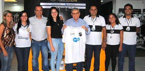 gari camisa
