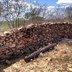 cerca de pedra