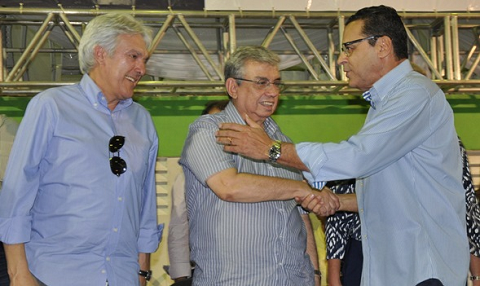 Henrique saúda Garibaldi Filho e seu possÃvel vice, João Maia - foto: Marcos Dantas