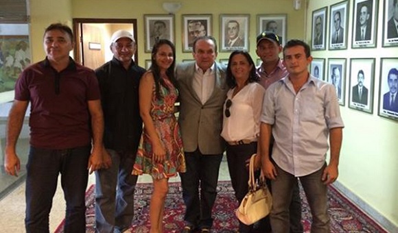 Prefeita de Ouro Branco e aliados apoiam Nelter Queiroz