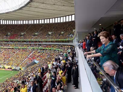 vaias dilma
