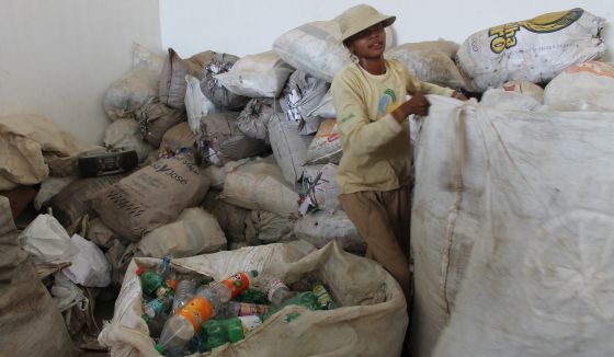 Moana Nunes, catadora de materiais recicláveis