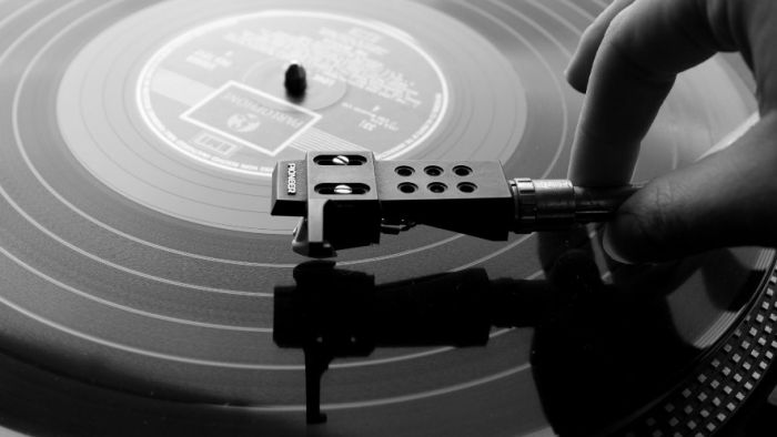 BBC-Radio-6-Music-vai-usar-discos-de-vinil-por-um-dia