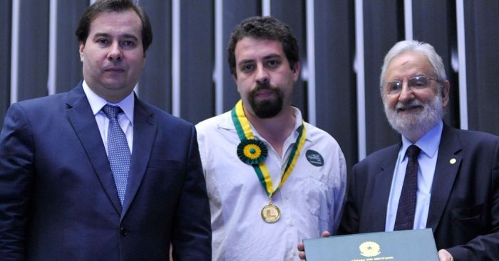 MTST-Guilherme-Boulos-Medalha-do-Merito-Legislativo-Foto-Alex-Ferreira-Camara-dos-Deputados