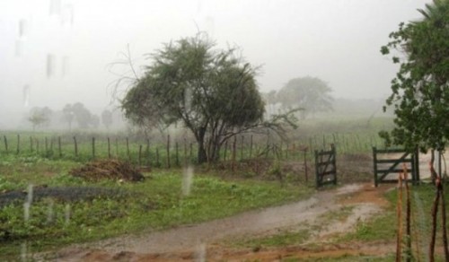 CHuvas-na-zona-rural-de-Ipueira-fizeram-açudes-transbordarem-Foto-Wllana-Dantas