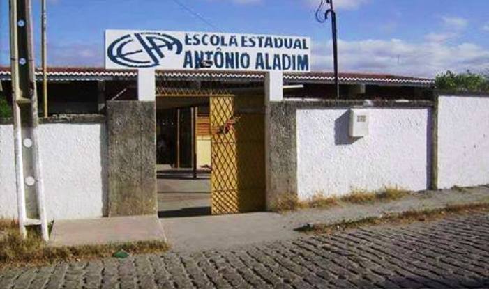 Escola-Antônio-Aladim-tem-aulas-suspensas-por-causa-de-problemas-na-estrutura-elétrica