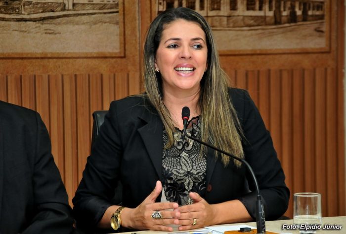thumbnail_Verª. Nina Souza - Foto ELPÍDIO JÚNIOR