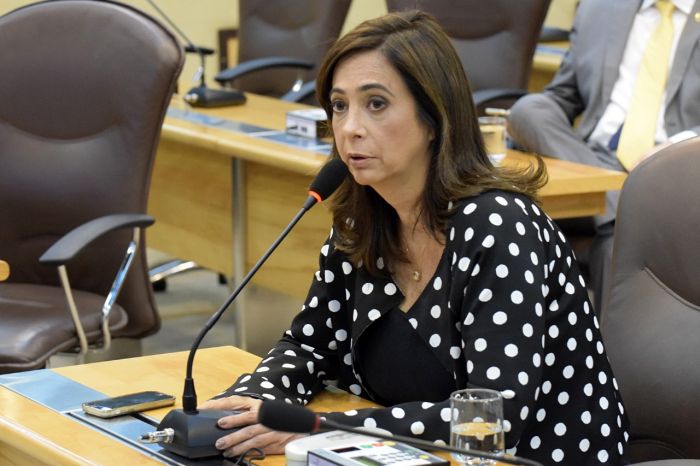 A carreira solo de Márcia Maia é difícil