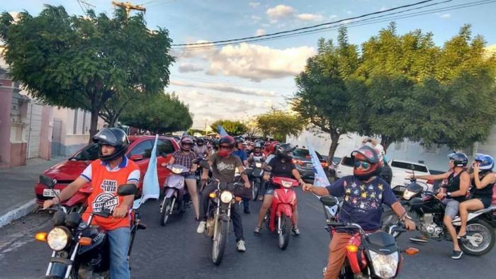 Carreata de servidores protesta contra gestão de Batata