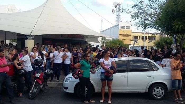 Carreata de servidores protesta contra gestão de Batata