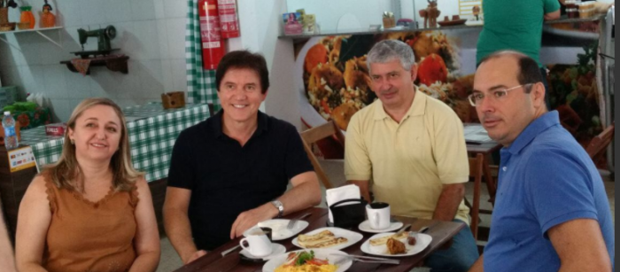 O desejum de Robinson Faria hoje (09)