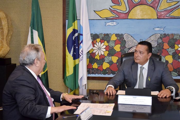 Presidente da Assembleia recebe Projetos de Lei do Tribunal de Justiça