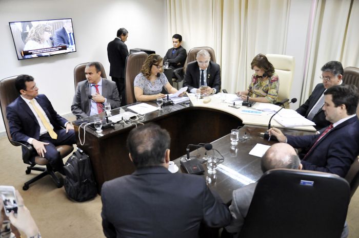 CCJ aprova solicitação de empréstimo pelo Governo à Caixa Econômica