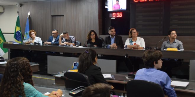 Vereadores mirins participam de sessão na Câmara de Mossoró