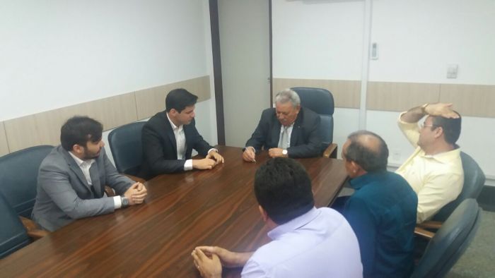Rafael Motta se reúne com presidente do TJRN e trata decisão a respeito da comarca de Afonso Bezerra