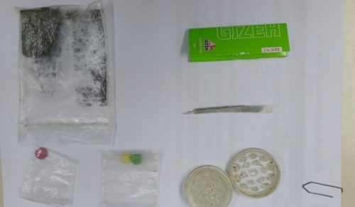Cavalaria apreende maconha e ecstasy na Ilha de Santana e casal é conduzido à DP