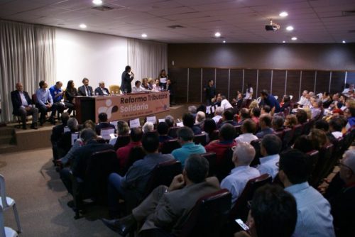 Garibaldi participa de seminário sobre reforma tributária solidária