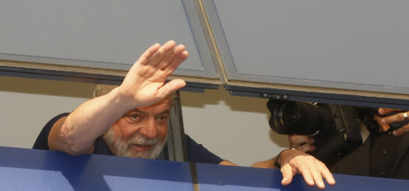No xilindró, Lula quer lançar candidatura domingo (27)