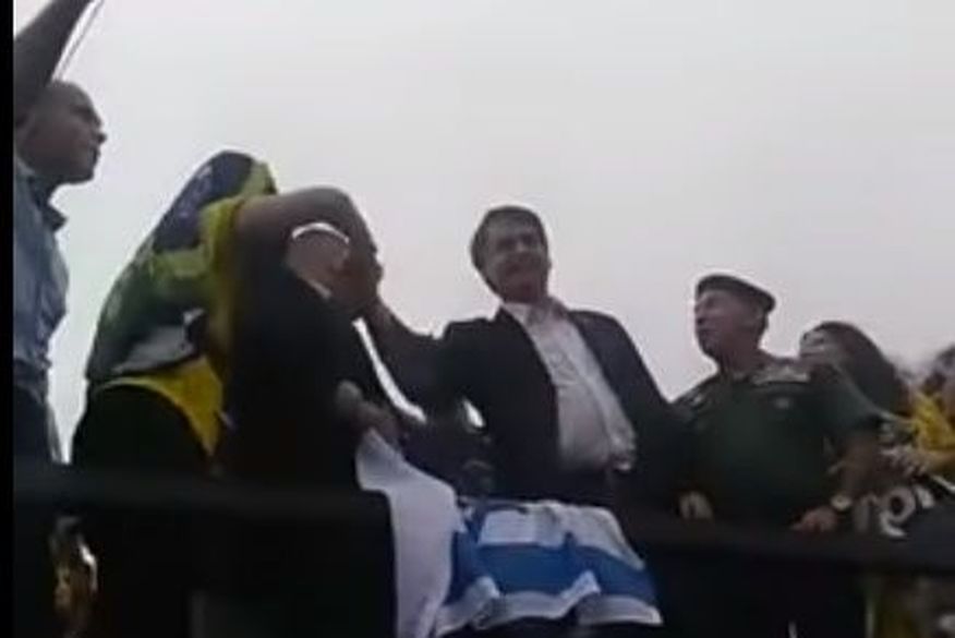 Bolsonaro curte o SÃ£o JoÃ£o em Patos
